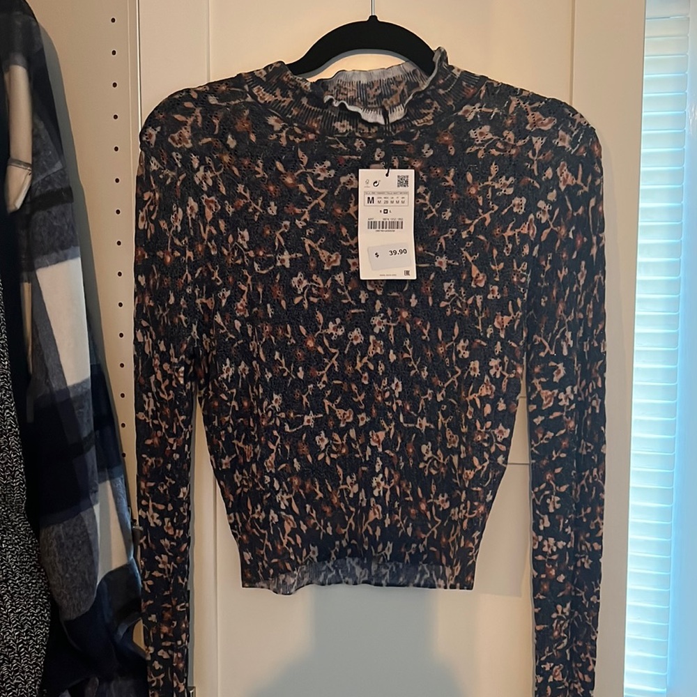 Zara navy floral crop NWT